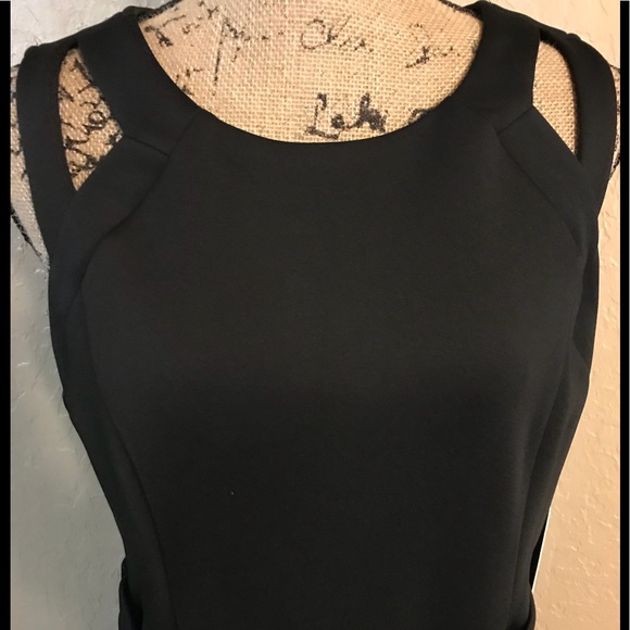 🌺Guess Black Sleeveles Dress/with Guess Buckle - Picture 7 of 7